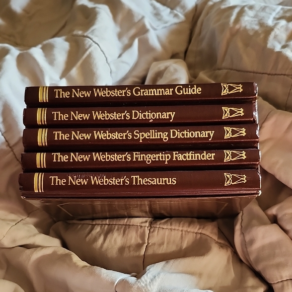 THE NEW WEBSTER'S DELUXE DESK REFERENCE LIBRARY 5 HARDCOVER VOLUME SET - Picture 1 of 5